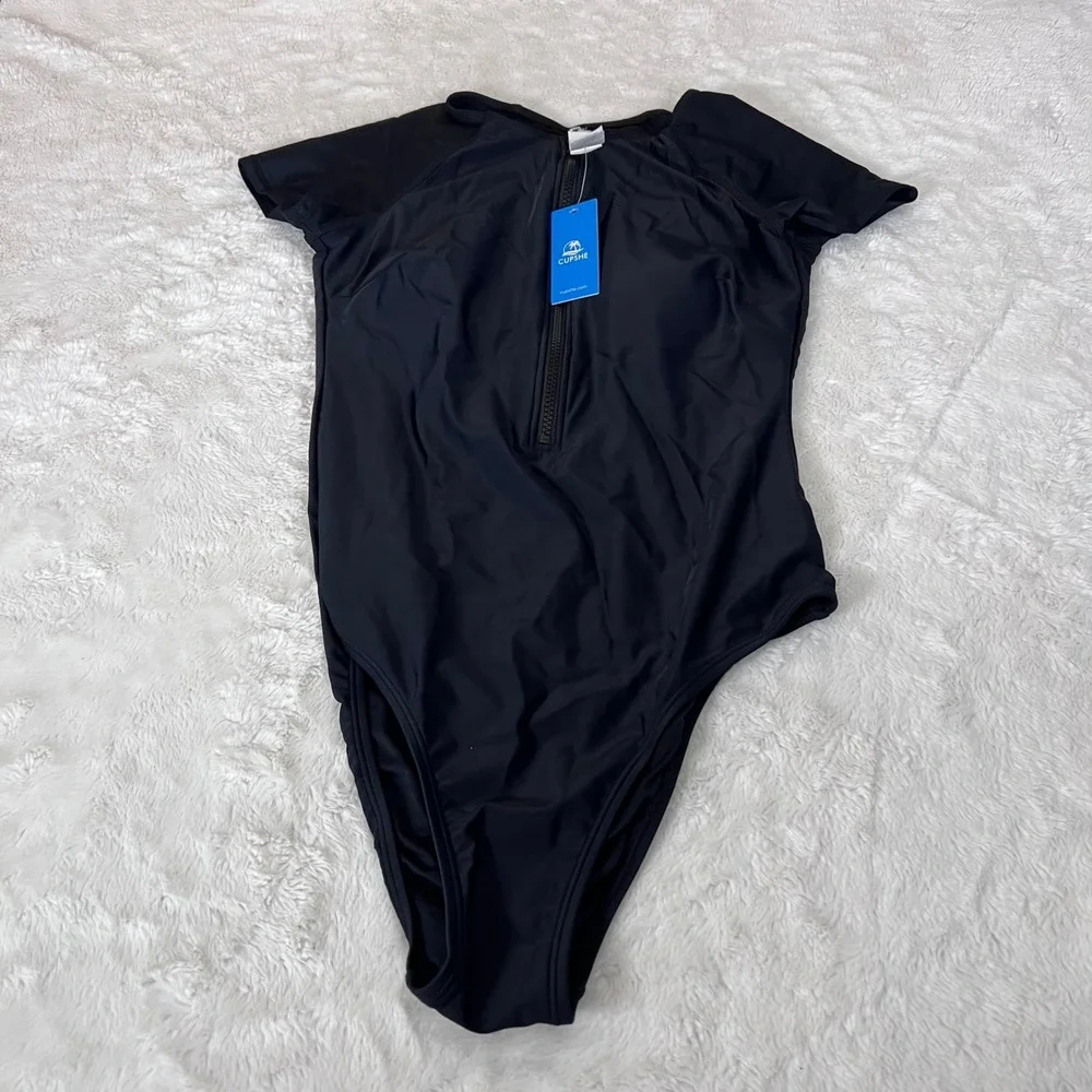 Cupshe Womens Black Short Sleeve Zip Front One Piece Swimsuit‎ Size Small NWT